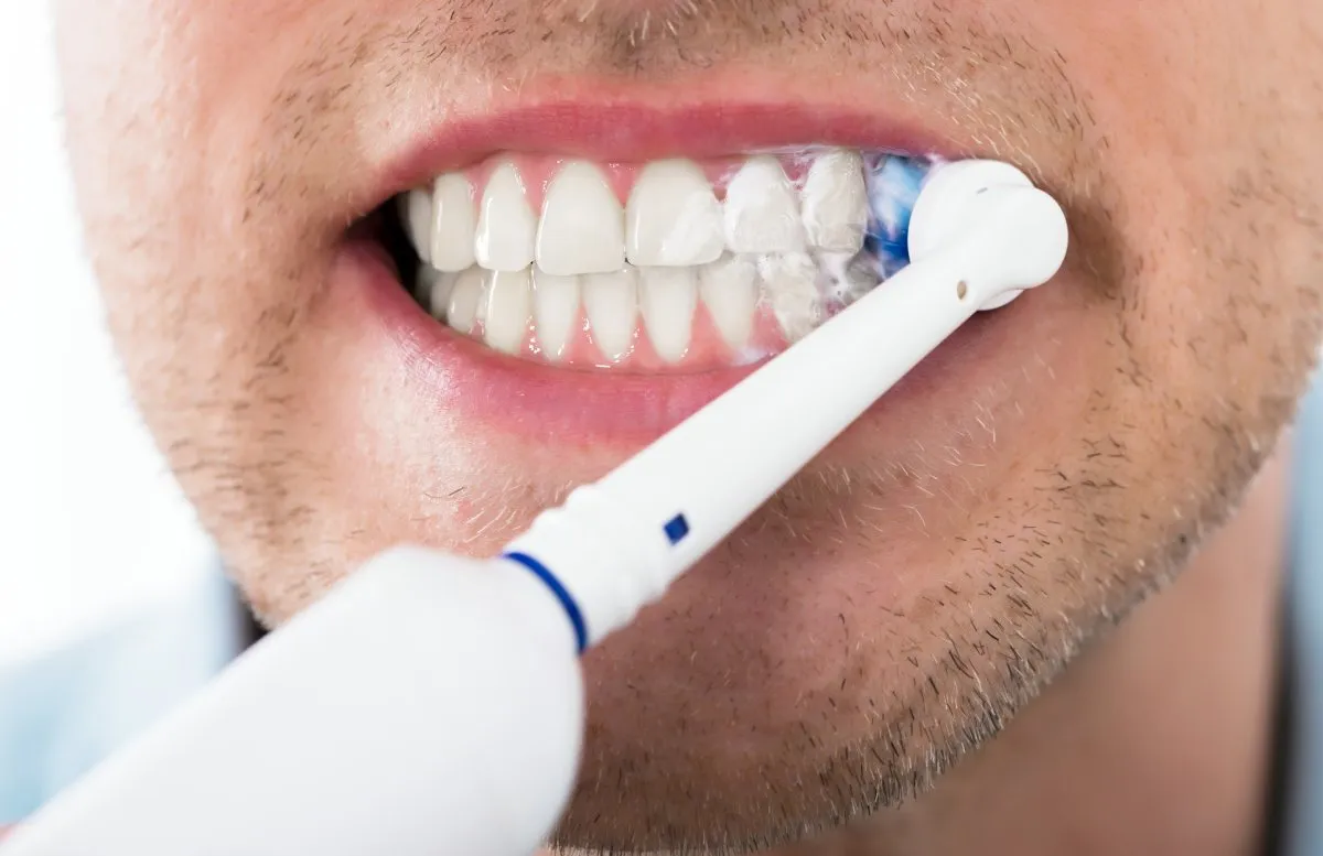 Zähneputzen mit der Oral-B Pro 1