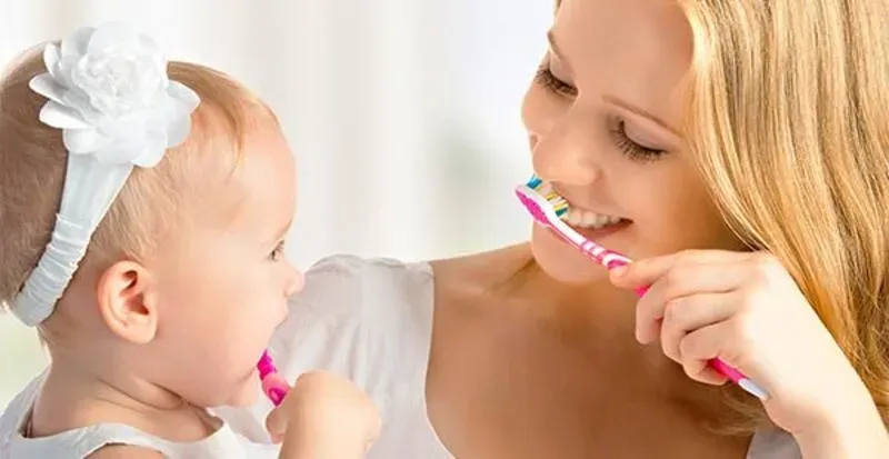 elektrische Zahnbürste für Baby