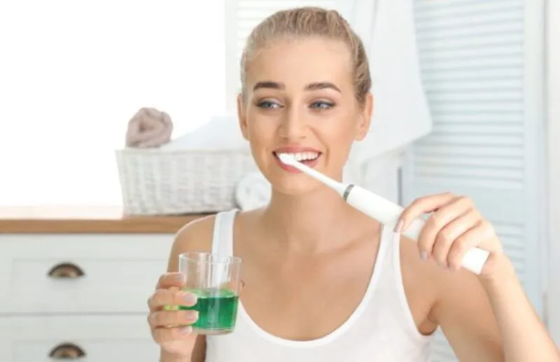 elektrische zahnbürste und mundspülung