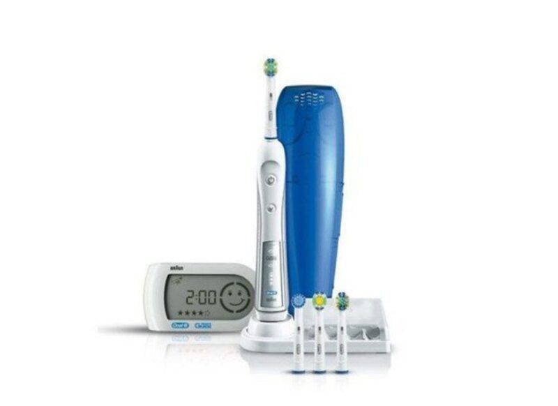 Die Oral-B Triumph 5000 mit Zubehör