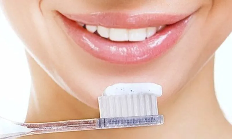 Zähneputzen ohne Zahnpasta